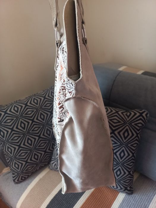 Чанта от естествена кожа бежево +златисто