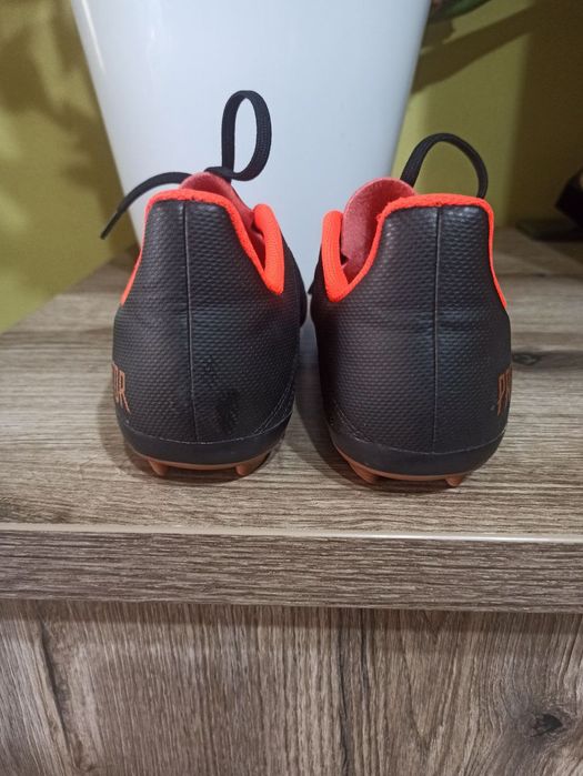 Бутсы футбольные и сороконожки