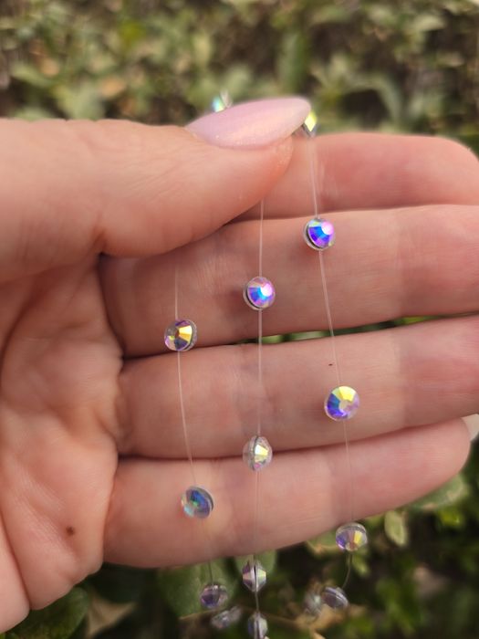 Гривна с камъни Сваровски