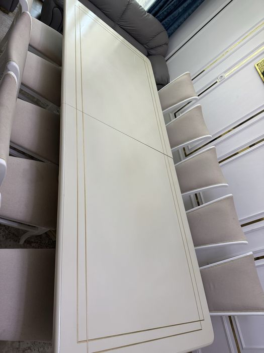 Гостевой стол и стулья