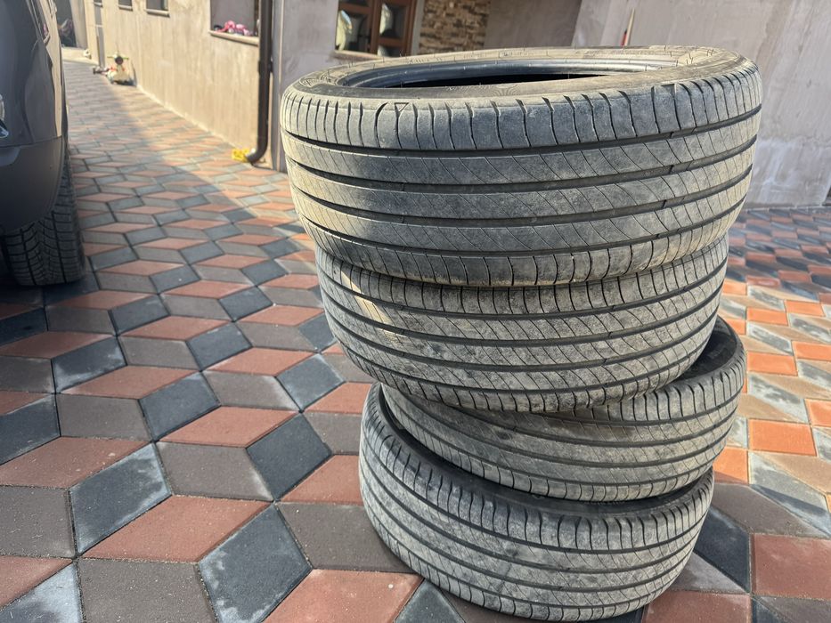 Anvelope 215 55 R 18 vară