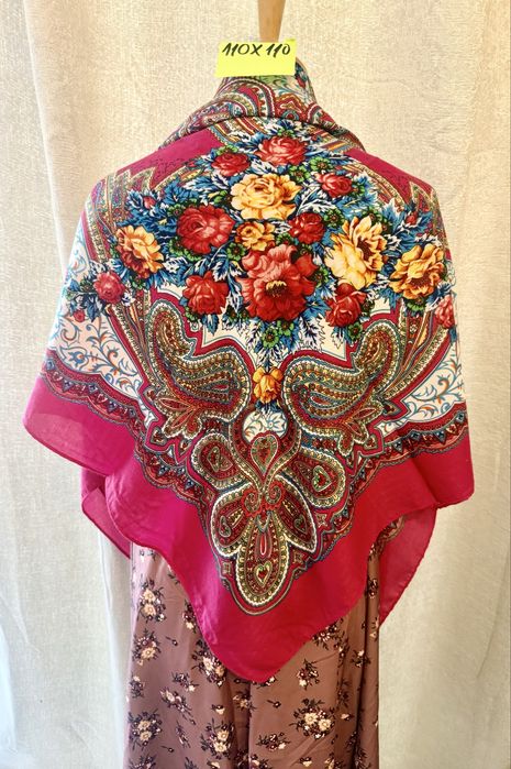 Batic traditional cu motive florale 110 cm
