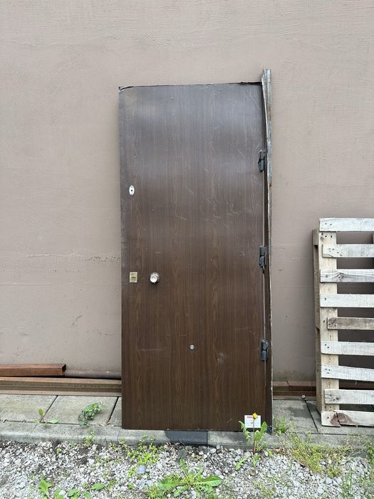 Врата Метална без каса