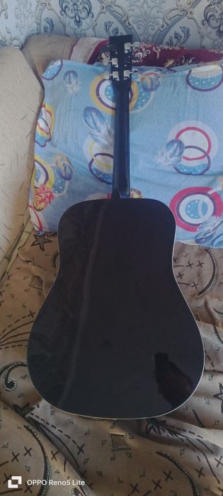 Продам акустическуюгитару