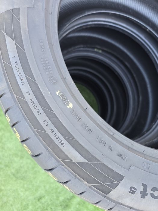 Set 235 55 19  255 50 19 continental