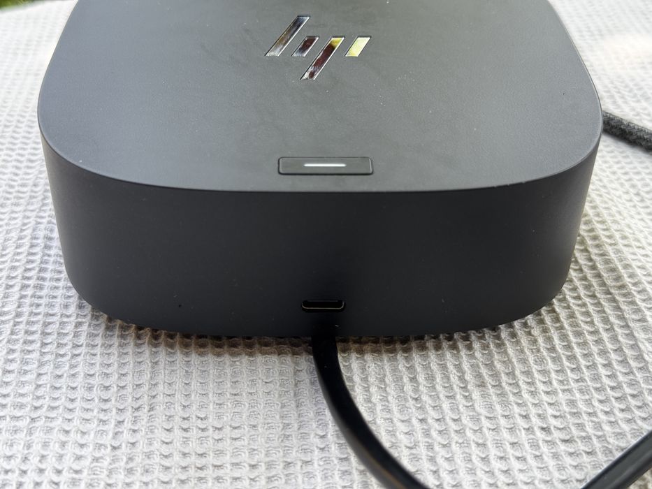 Докинг станция HP G5 200w КАТО НОВА