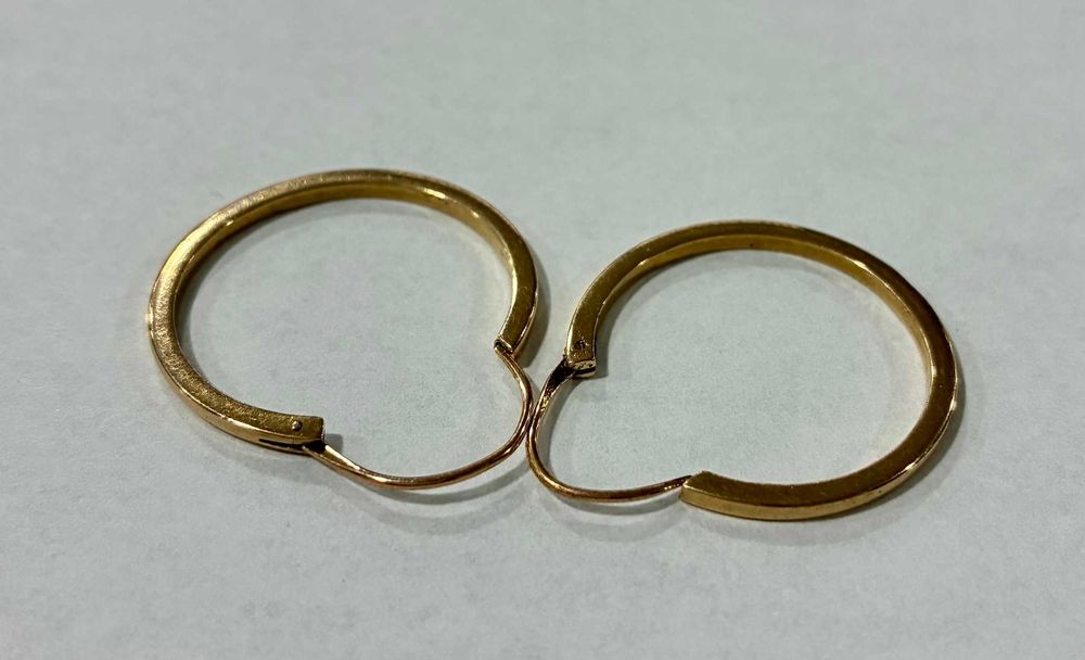 Продавам Златни обеци 3.8 грама 14 карата