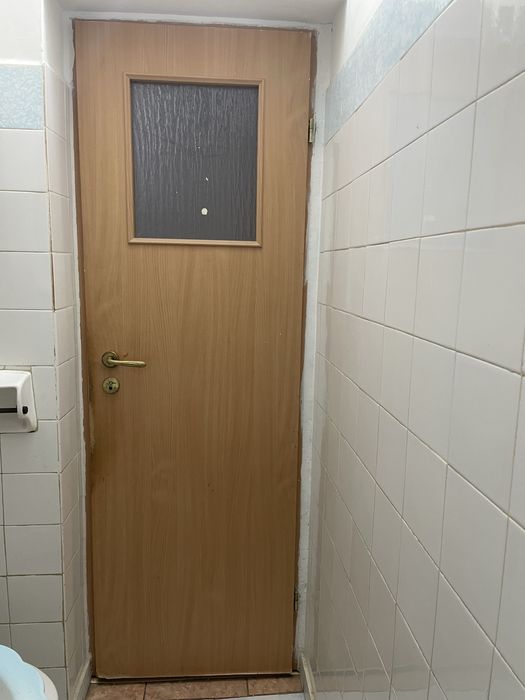 Ușă din lemn- maro