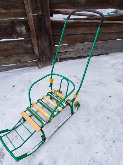 Продам детские зимние санки