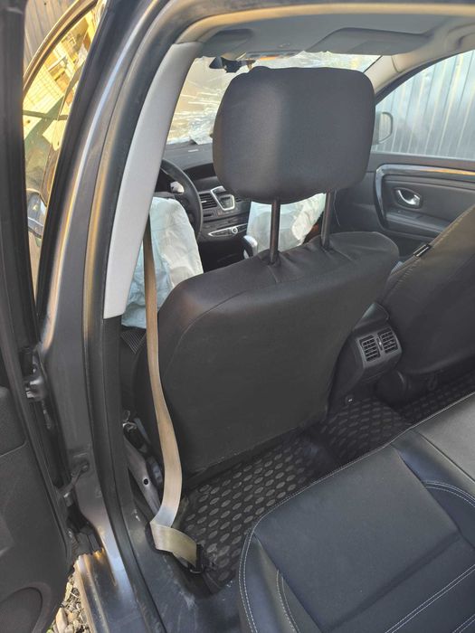 Renault Laguna 3 Avariată - 2.0 dCi, 175 CP, Bose, Cutie automată