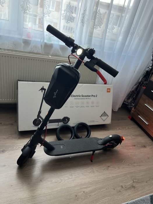 Vand/schimb Trotineta Xiaomi cu telefon