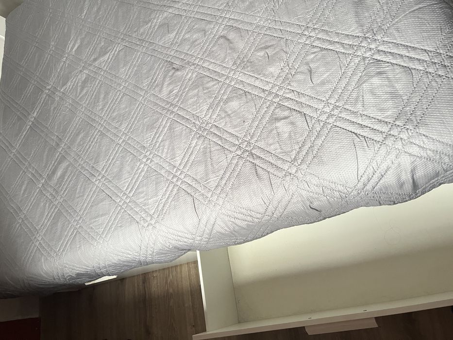 Легло с матрак и подматрачна рамка