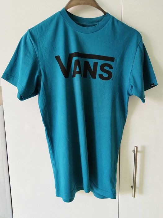 Запазени мъжки тениски и къси панталони, размер S, по 5 лева