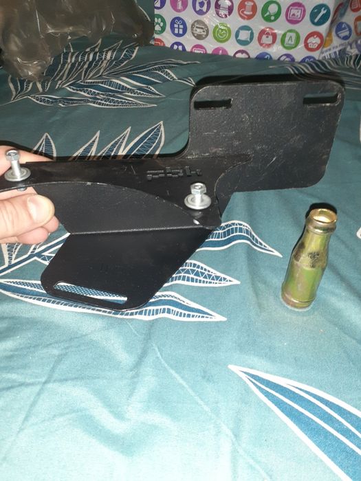 Продам крепления расширительного бачка.