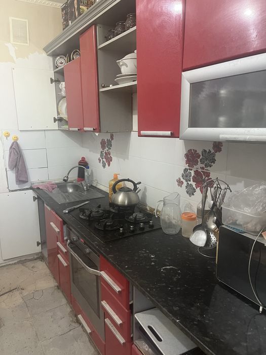 Продам кухонный  гарнитур б/у