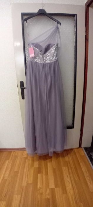 Продавам официална дълга рокля