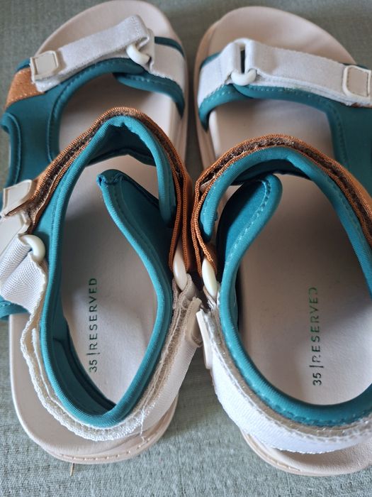 Чисто нови обувки и сандали за момче 35 номер (Vans, Reserved, Zara)