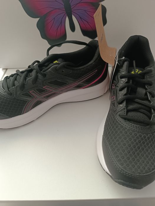 Маратонки Асикс, ASICS