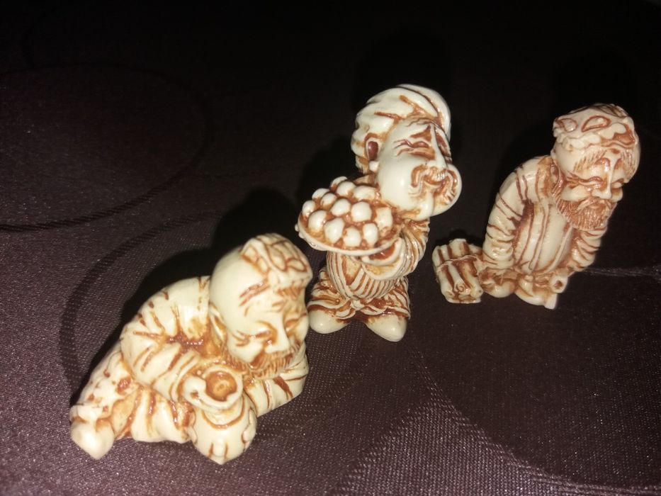 Стари фигурки -азиатски мотиви