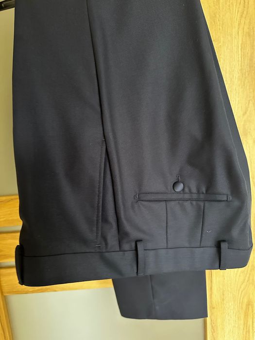 Официален костюм Teodor