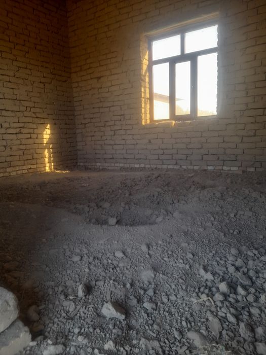 Hovli sotiladi karopka holatda