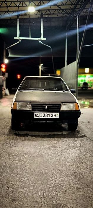 Vaz 2108 sotladi