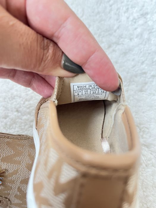 Michael Kors оригинални бебешки мокасинки за момиченце