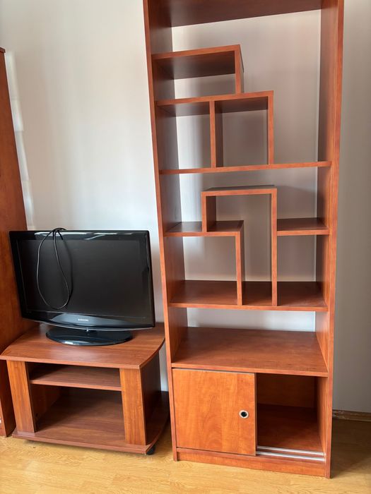 Vand set mobilier - 2 biblioteci + 1 comoda