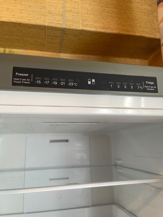 Холодильник Samsung