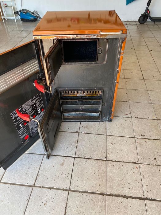 Centrala pe lemne cu plită