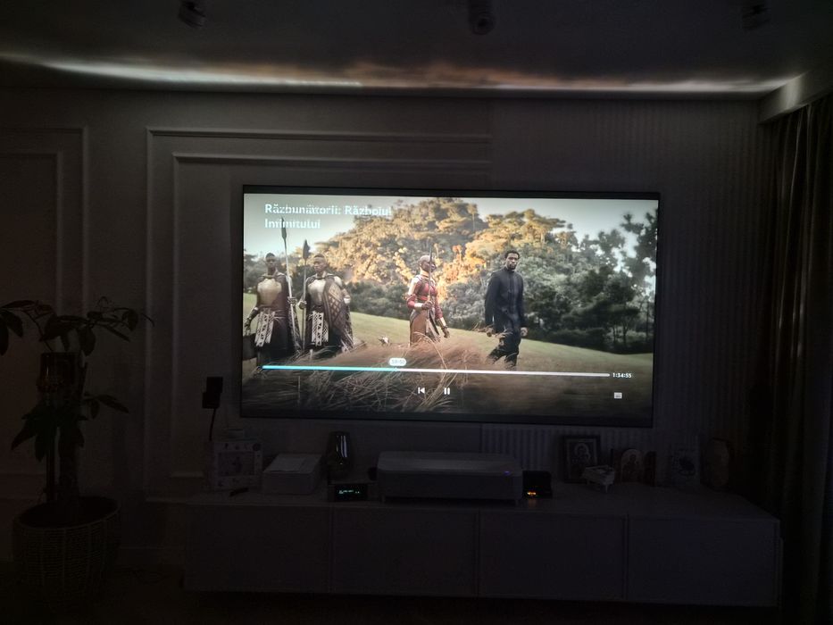 Videoproiector UST Epson Ls800