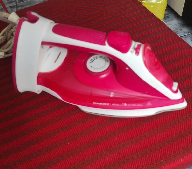 Fier călcat  2400W, talpa Tefal anticalcar