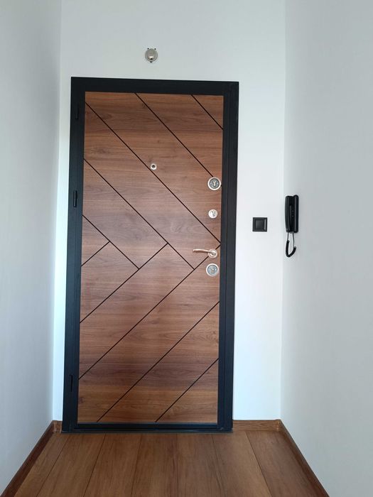 Продава се Двустаен апартамент в Плевен, 9-ти квартал - 60 кв.м за 1450 €/кв.м - Снимка #1