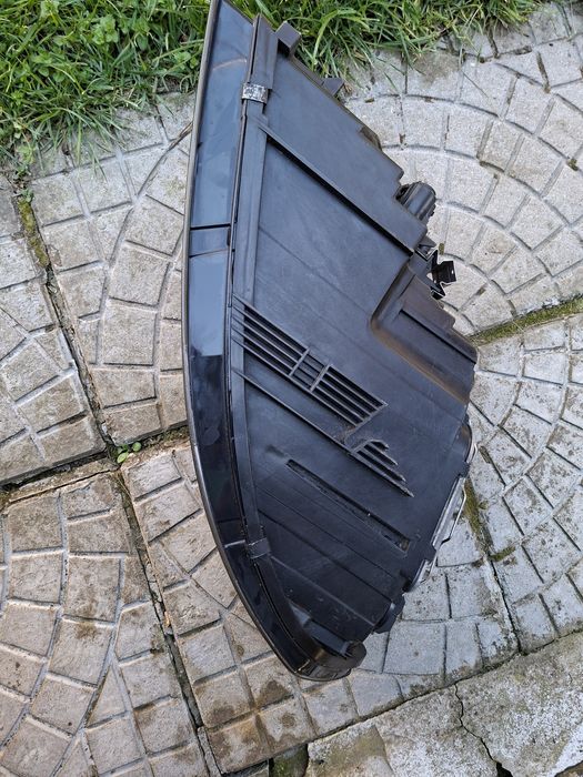 Десен фар Volvo  V50