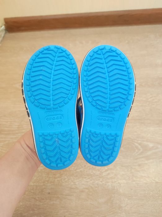 Сандалии crocs c7 (23-24)