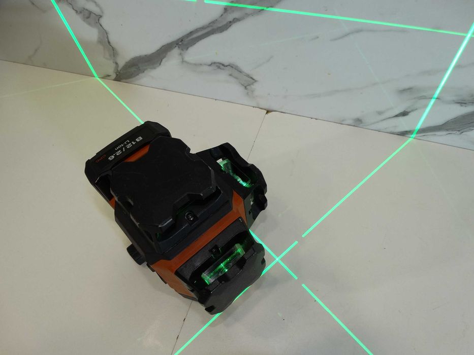 Резервиран Hilti PM 30 MG - 3D Линеен лазерен нивелир