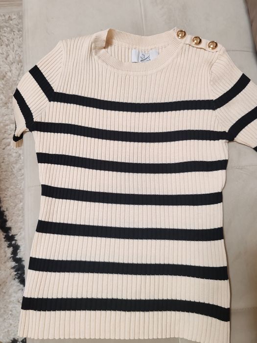 Пуловер с къс ръкав