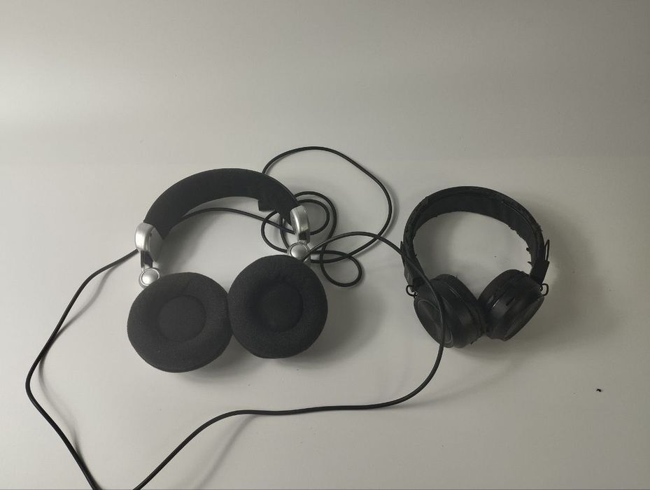 Продам Dj наушники Behringer и беспроводные наушники. Б/У.