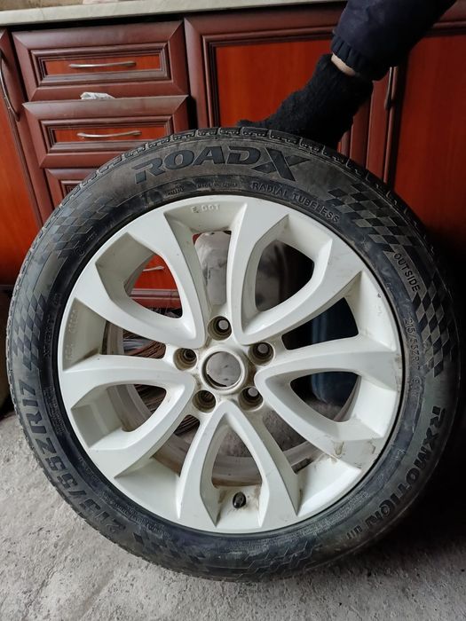 Шины летние вместе с диском 215/55/17