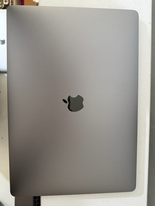 Macbook Pro 15inch 2017/i7/16/512
