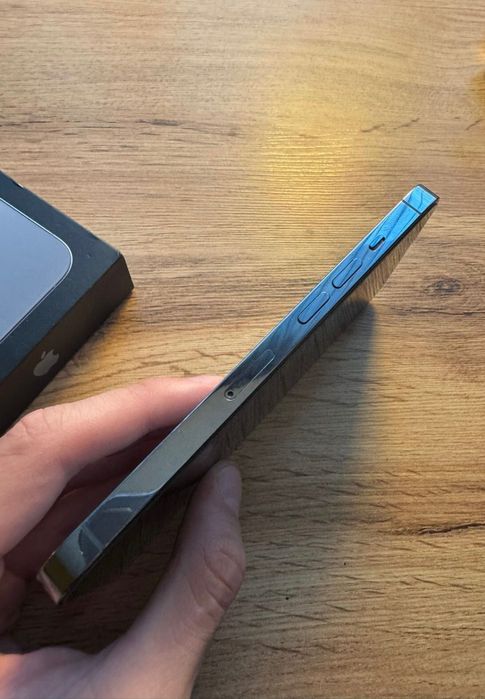 Продавам iphone 13 pro