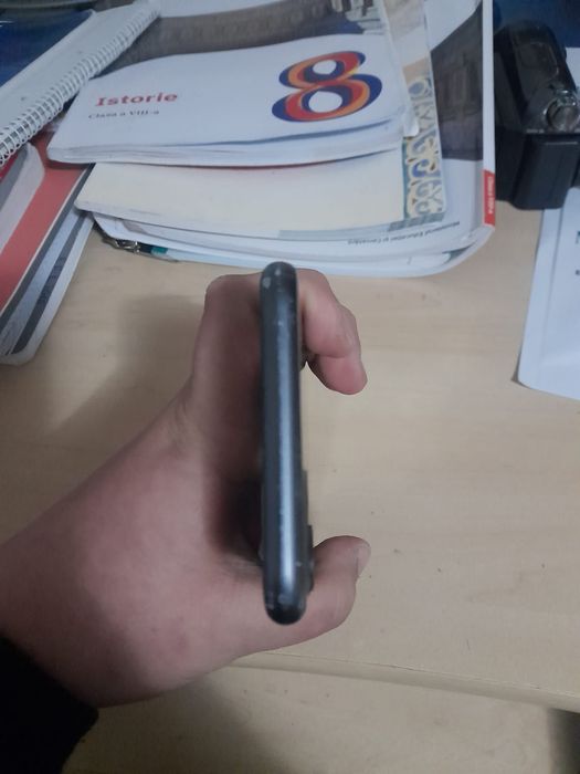 Vand iphone 11 impecabil
