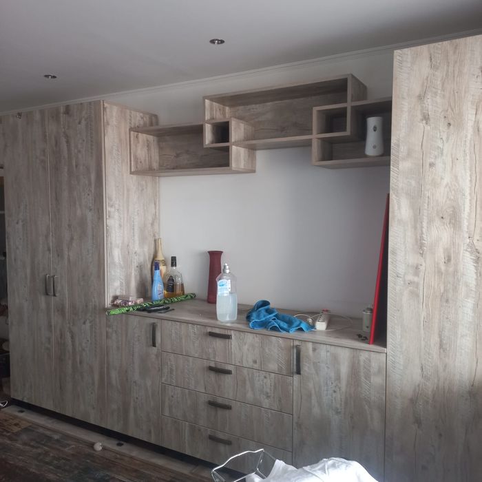 Vand mobila de living