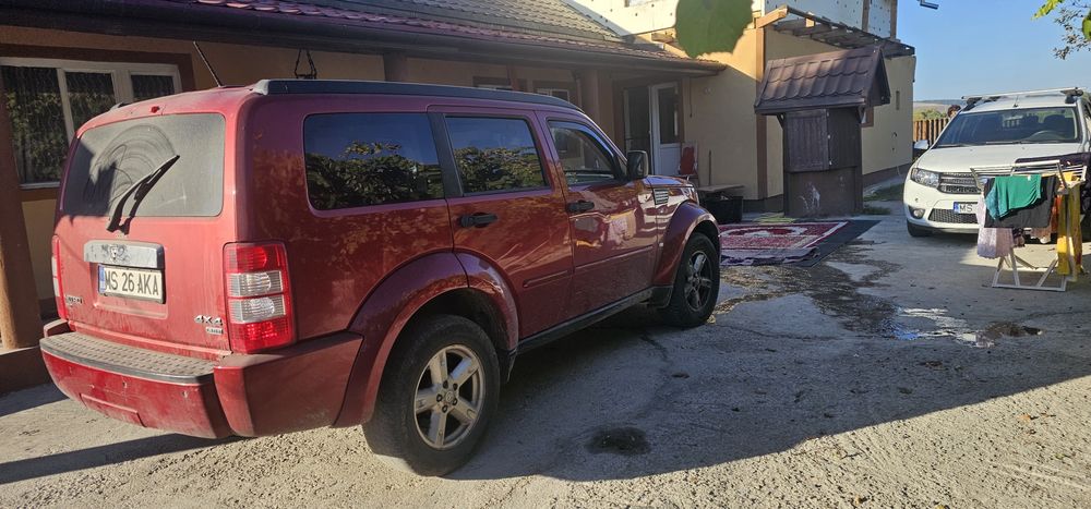 Vând urgent dodge nitro
