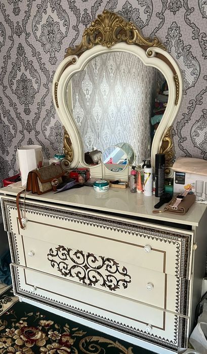 Спальный гарнитур