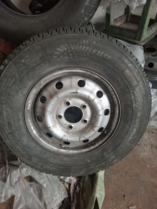 Vand roata de rezerva pentru FORD Transit,distanta intre prezoane 6/160 milimetri,dimensiuni roata 195/175 R16