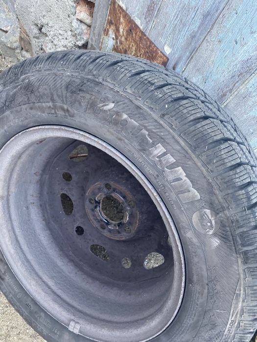 4бр. Стоманени Джанти 15 5х110 със зимни гуми.