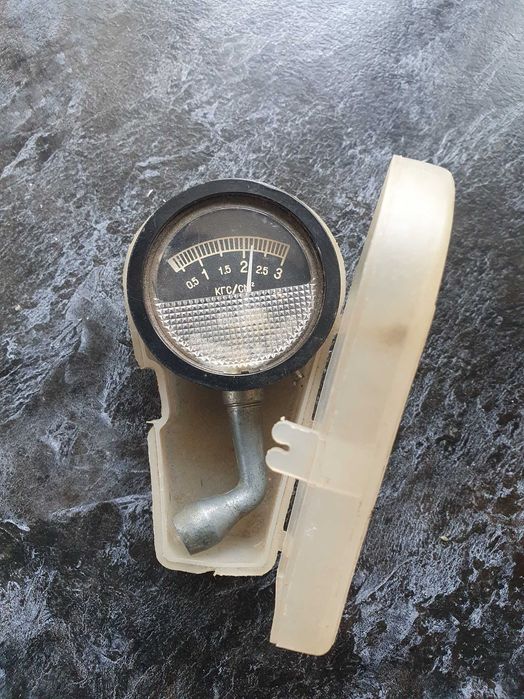 Монометр давления шин.