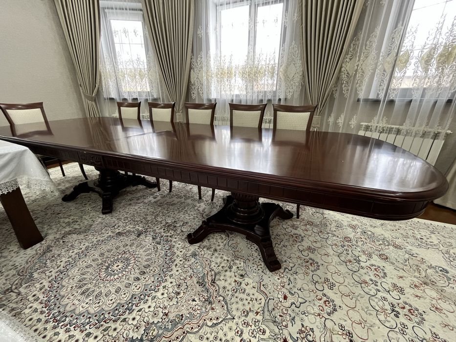 Стол из чистого дерева