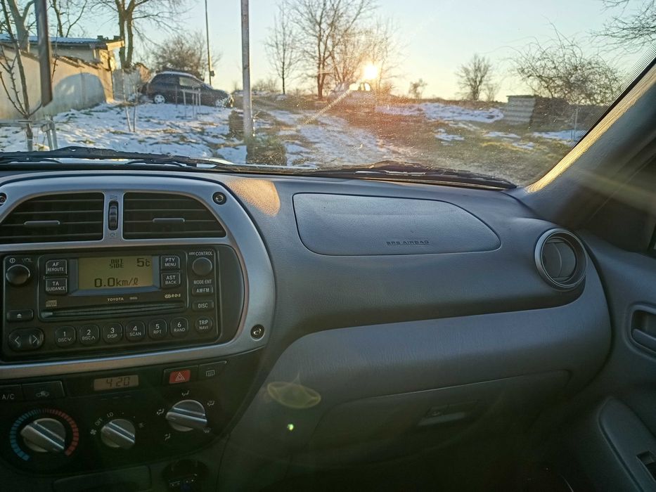 TOYOTA RAV 4  от собственик